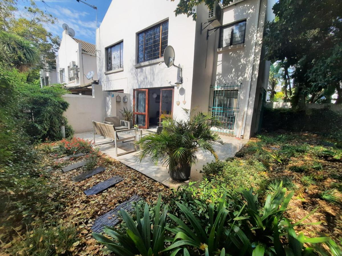 Villa In The Village 约翰内斯堡 外观 照片
